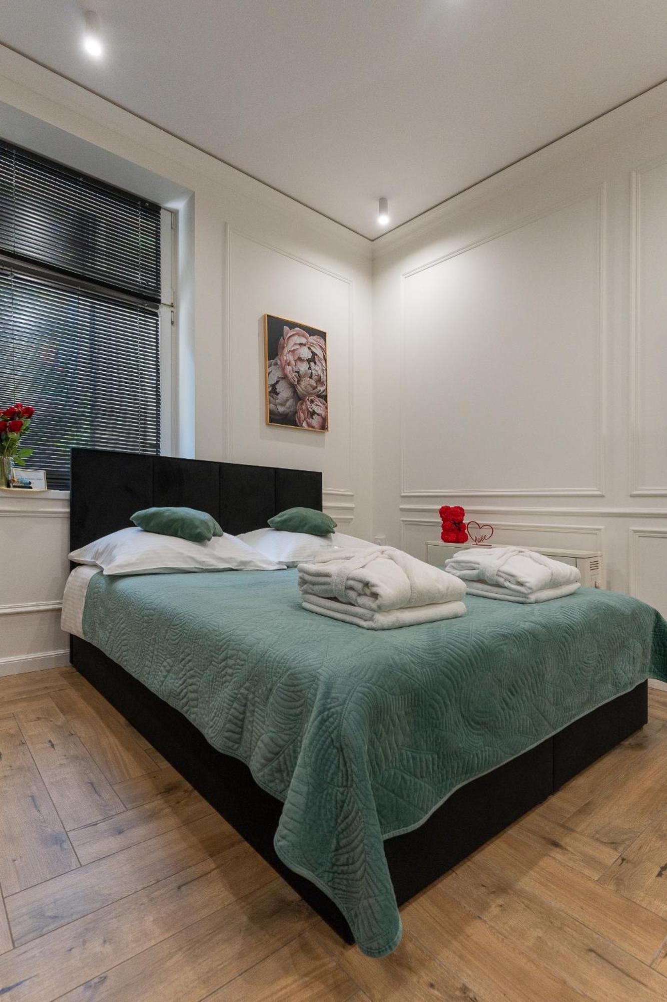 Apartament Shadow Prywatne Jacuzzi Zamoyskiego クラクフ エクステリア 写真