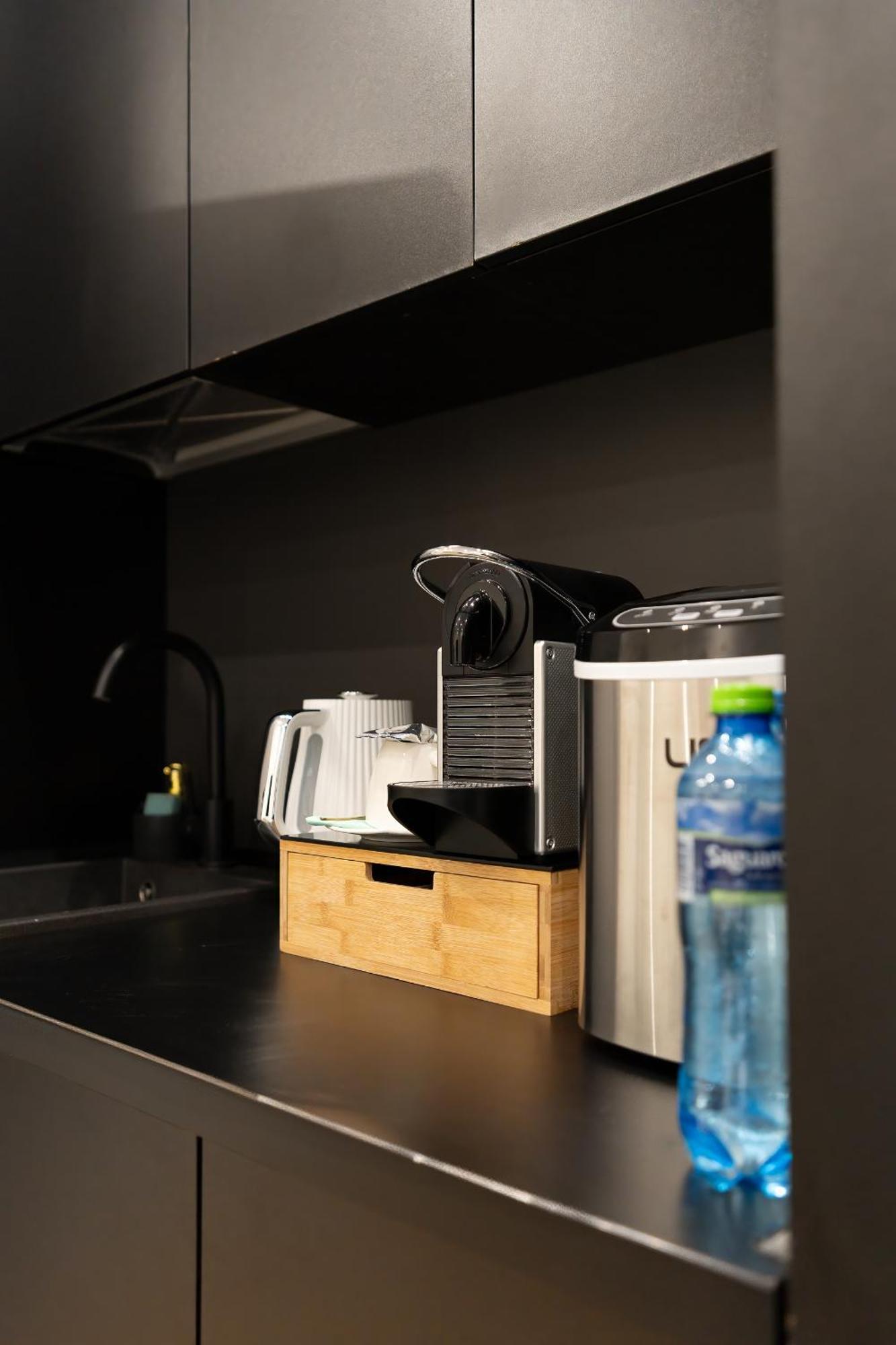 Apartament Shadow Prywatne Jacuzzi Zamoyskiego クラクフ エクステリア 写真